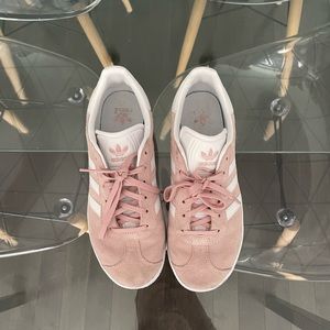 Adidas shoes size women 8 / men 6 in pink